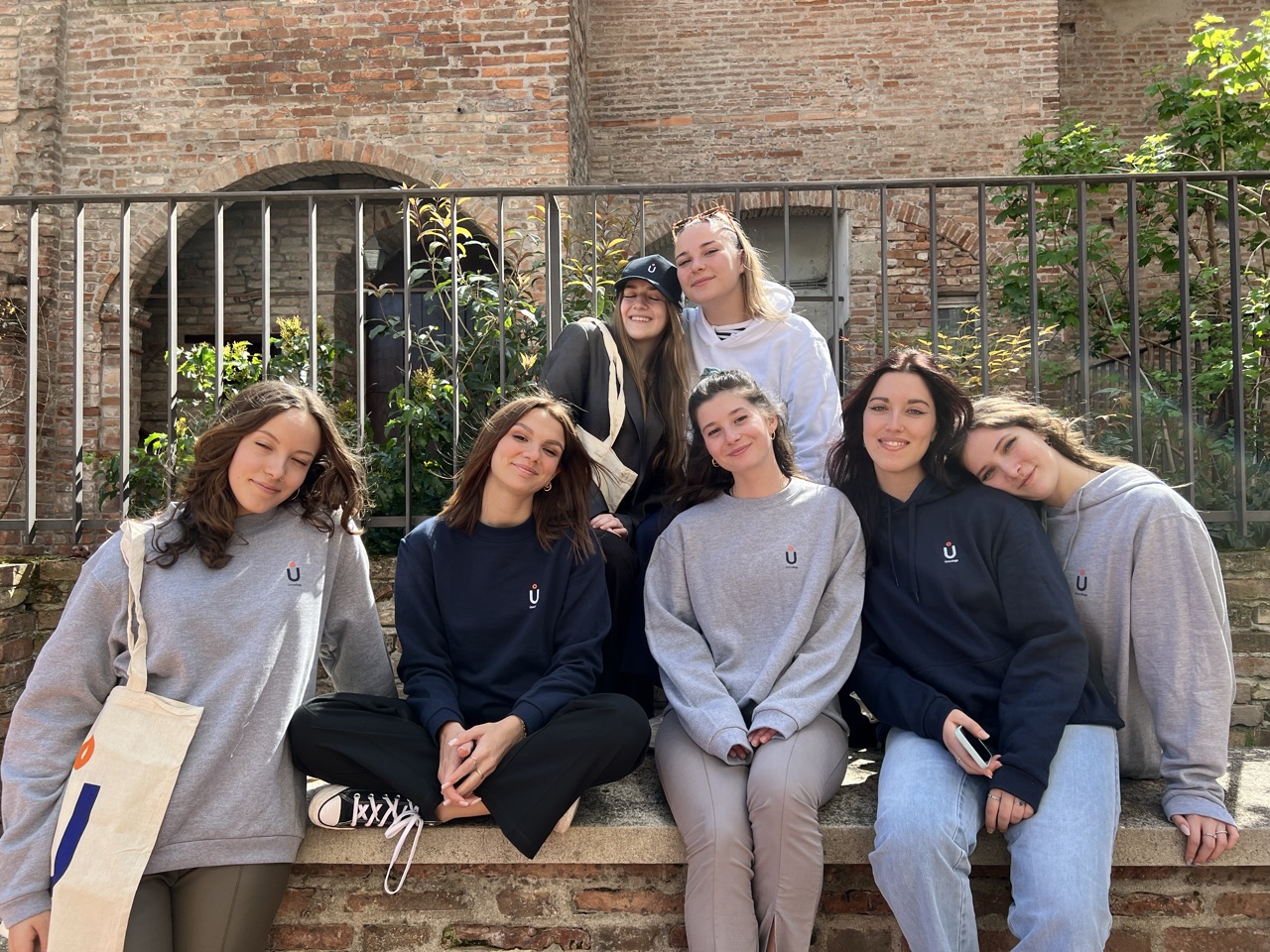 Studenti nel cortile